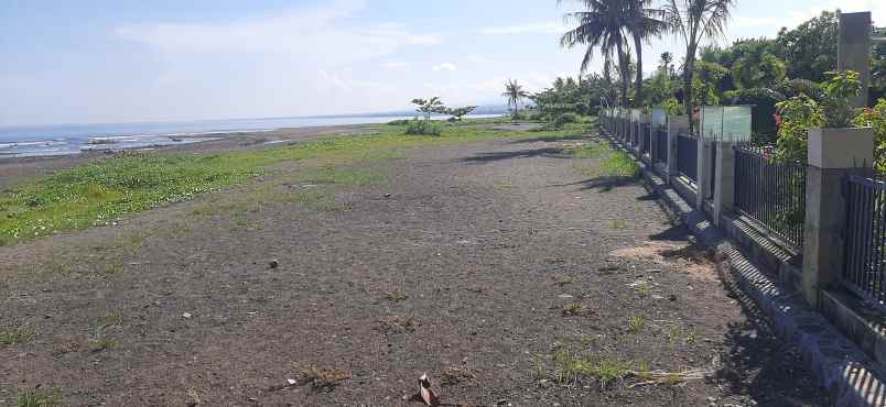 dijual vila modern pinggir pantai di sentral lovina