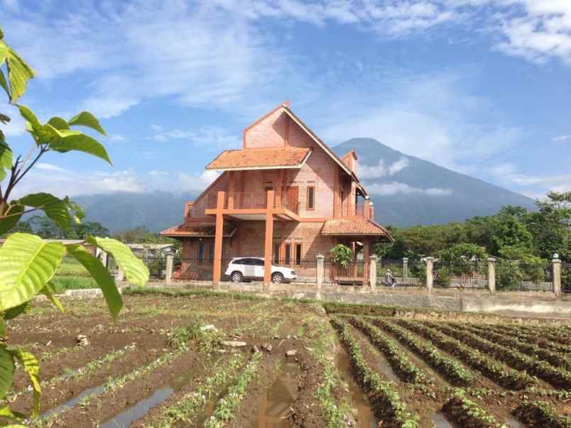 dijual villa di kuningan