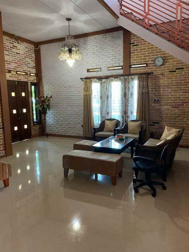 dijual villa di kuningan