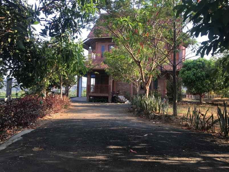 dijual villa di kuningan