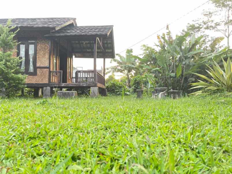 dijual villa ganjarsari