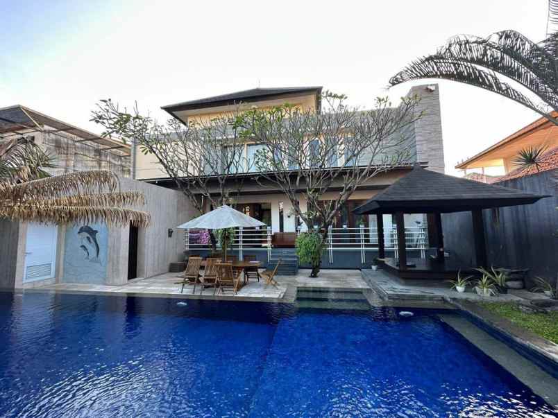 dijual villa kebo iwa