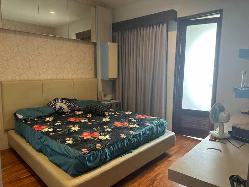 dijual villa kebo iwa