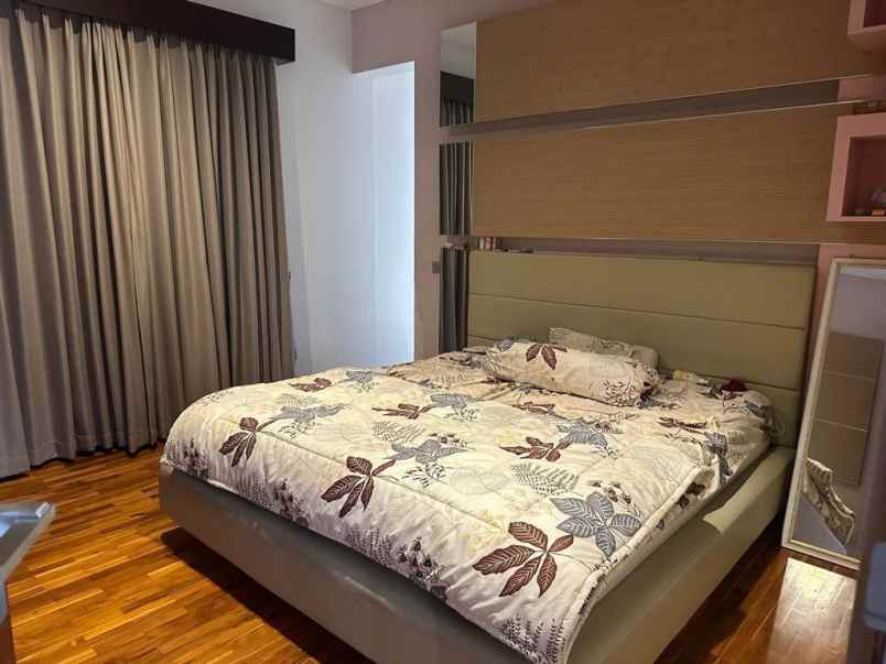 dijual villa kebo iwa