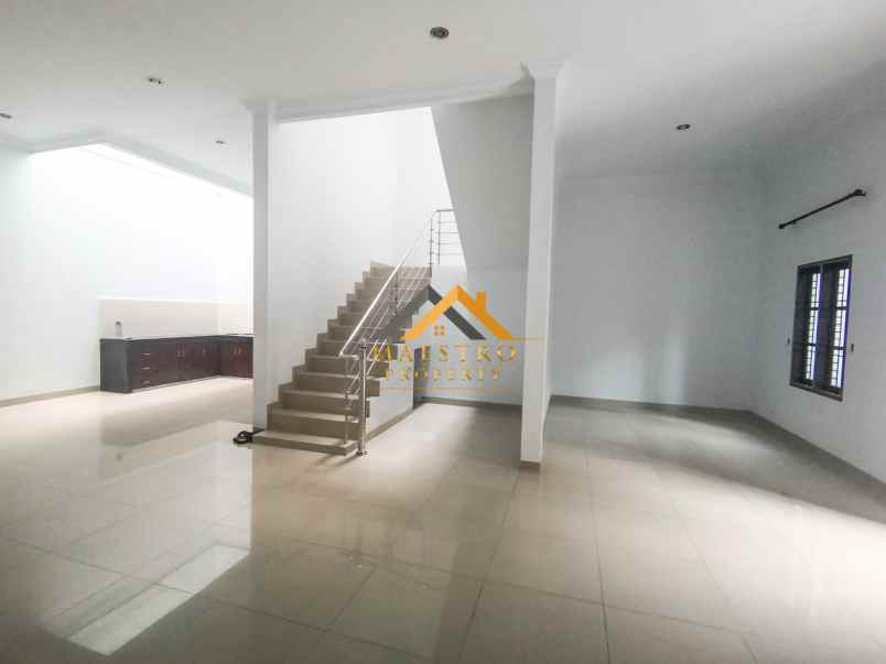 dijual villa komplek cemara asri jalan freesia medan