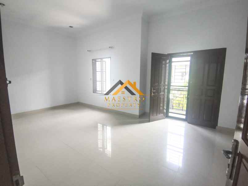 dijual villa komplek cemara asri jalan freesia medan