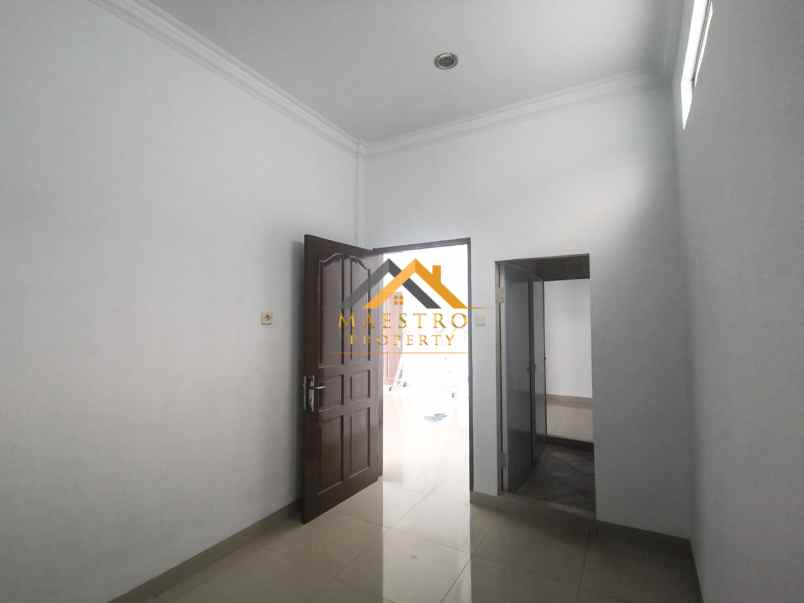 dijual villa komplek cemara asri jalan freesia medan