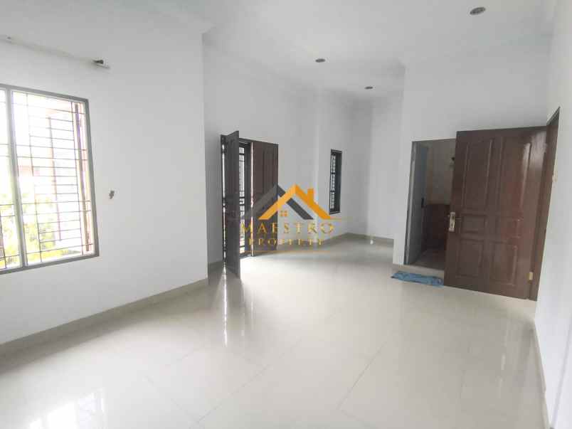 dijual villa komplek cemara asri jalan freesia medan