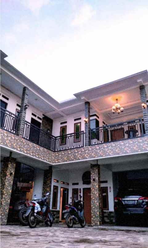 dijual villa pagaden barat