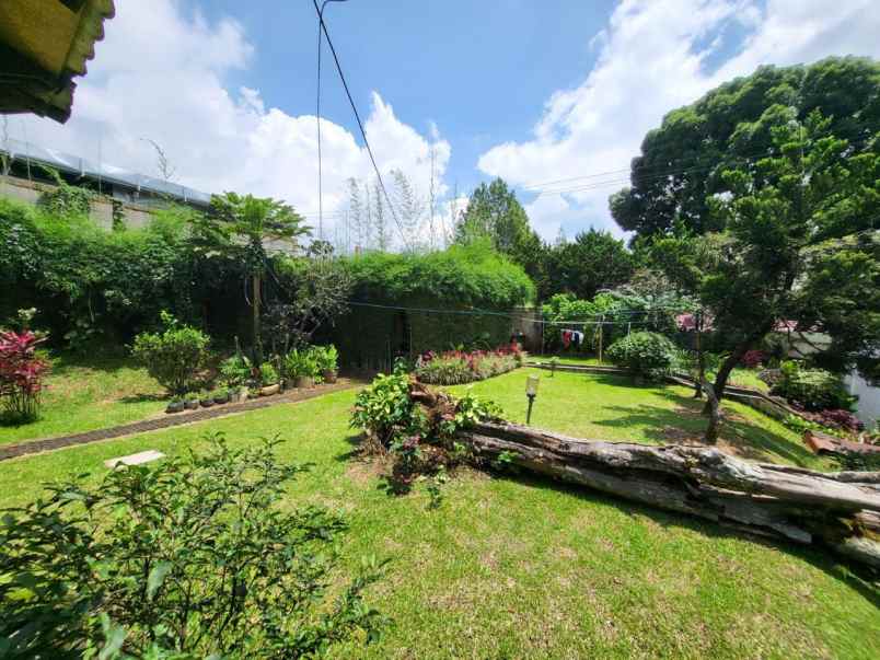 dijual villa taman safari