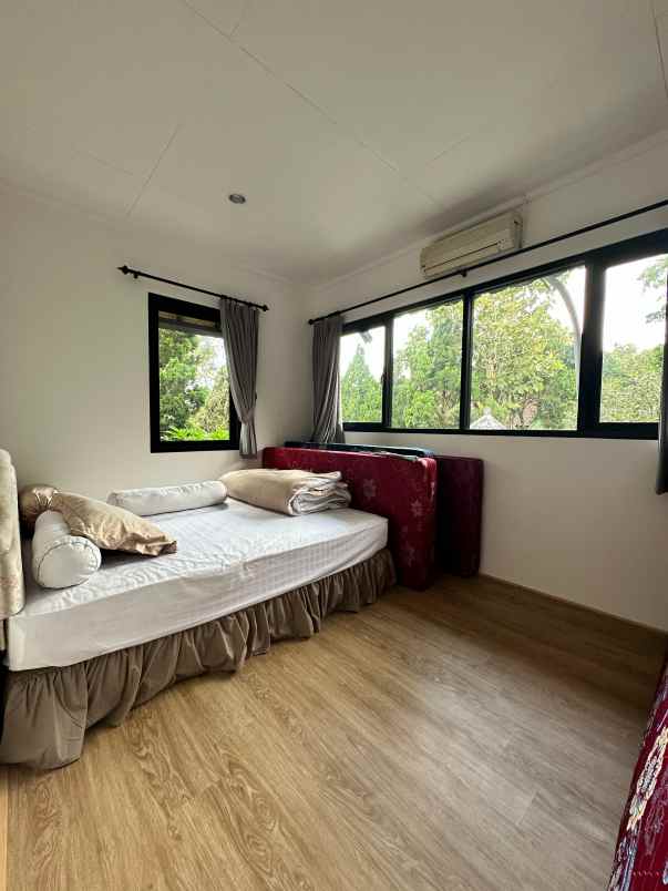 dijual villa villa grand trawas