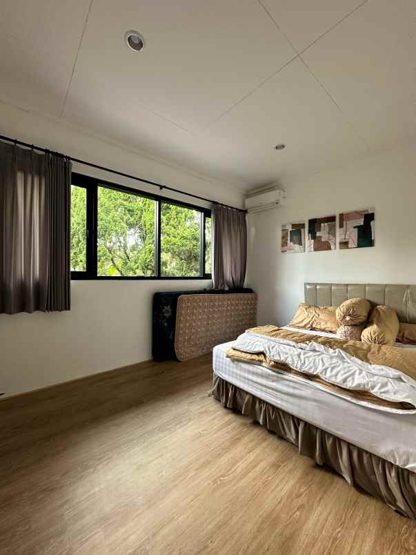 dijual villa villa grand trawas