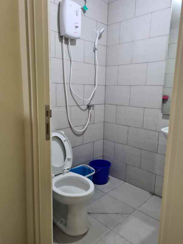 disewakan apartemen amor 2br lt 21 surabaya