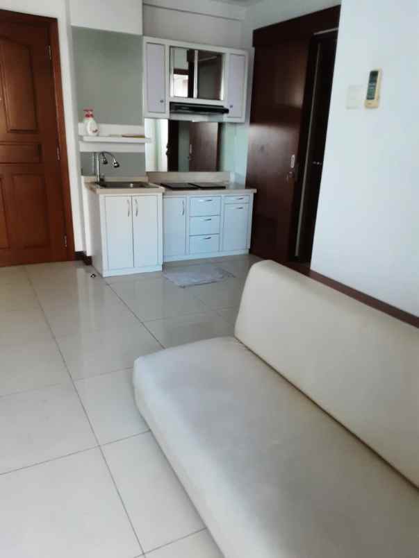 disewakan apartemen jl pakuwon indah lontar timur