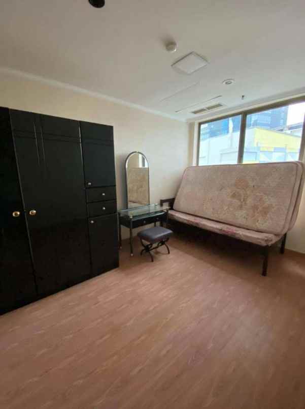 disewakan condominium regency lantai 19 surabaya