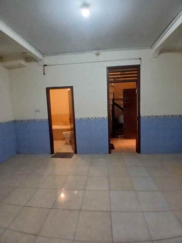 disewakan ruang usaha strategis di depok jaya