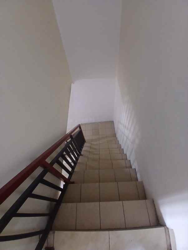 disewakan ruang usaha strategis di depok jaya