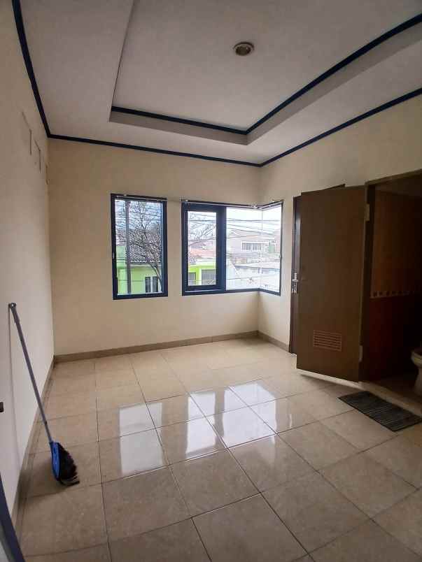 disewakan ruang usaha strategis di depok jaya