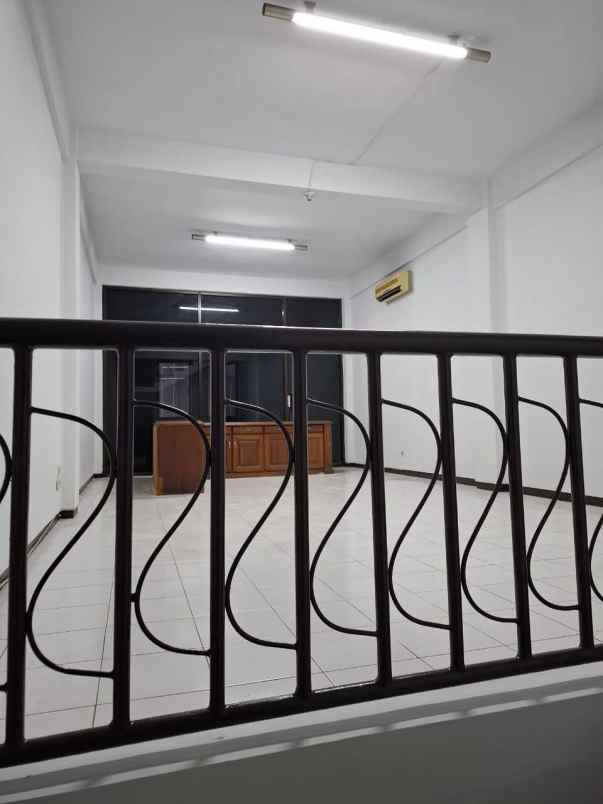 disewakan ruko gudang kantor jemursari