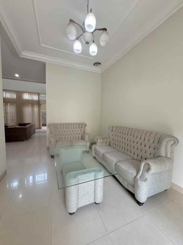 disewakan rumah a yani