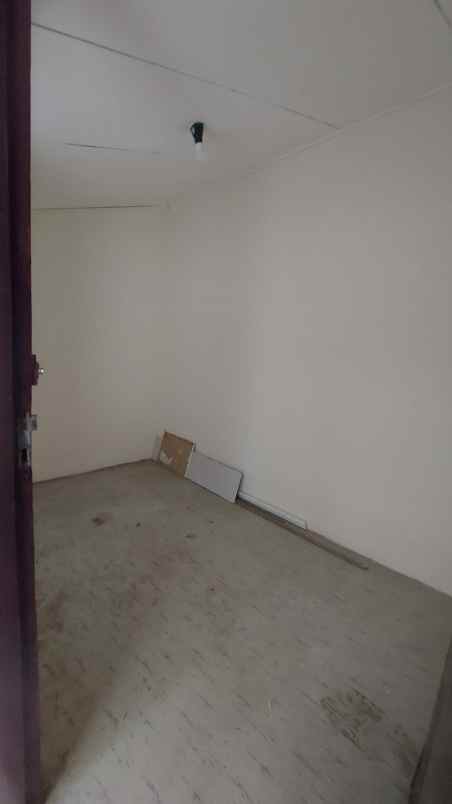 disewakan rumah belakang mall kelapa