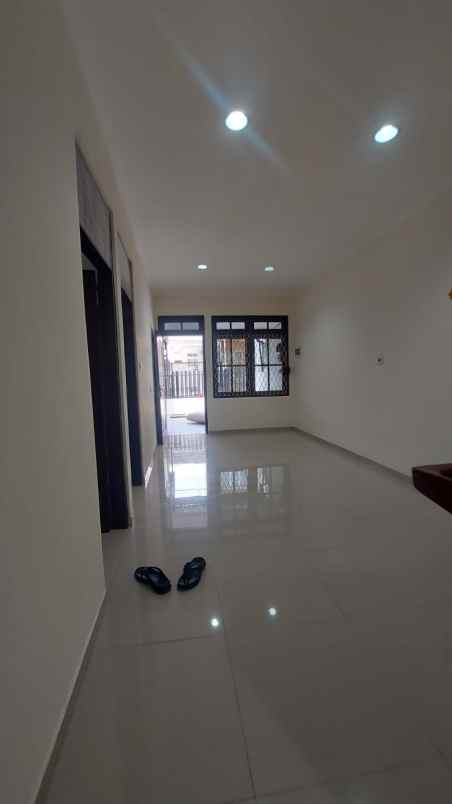 disewakan rumah belakang mall kelapa