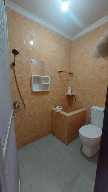 disewakan rumah belakang mall kelapa