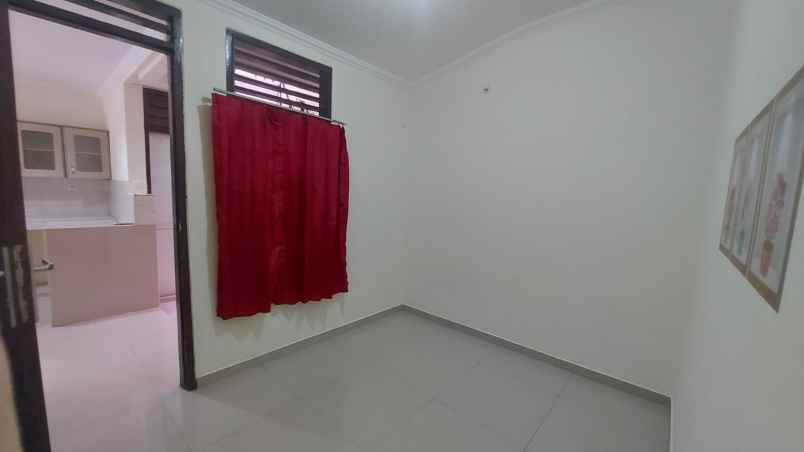 disewakan rumah belakang mall kelapa