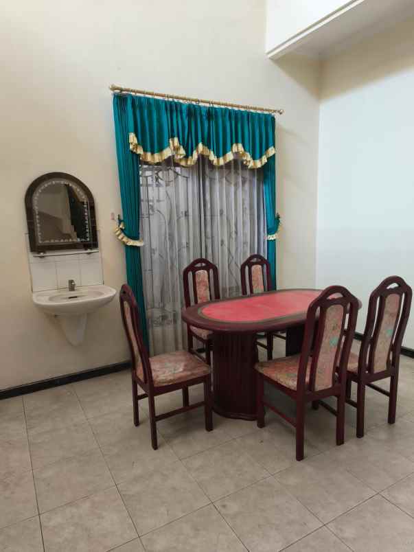 disewakan rumah central park mulyosari