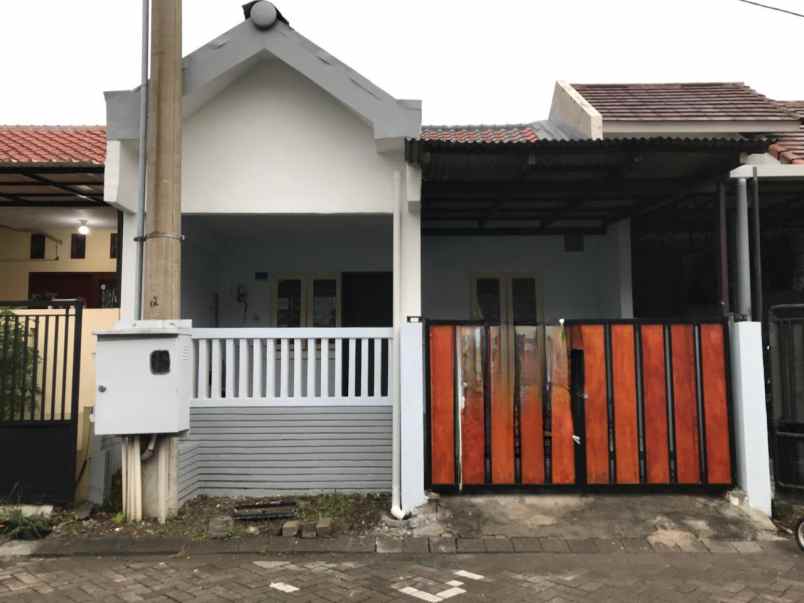 disewakan rumah jalan bukit palma