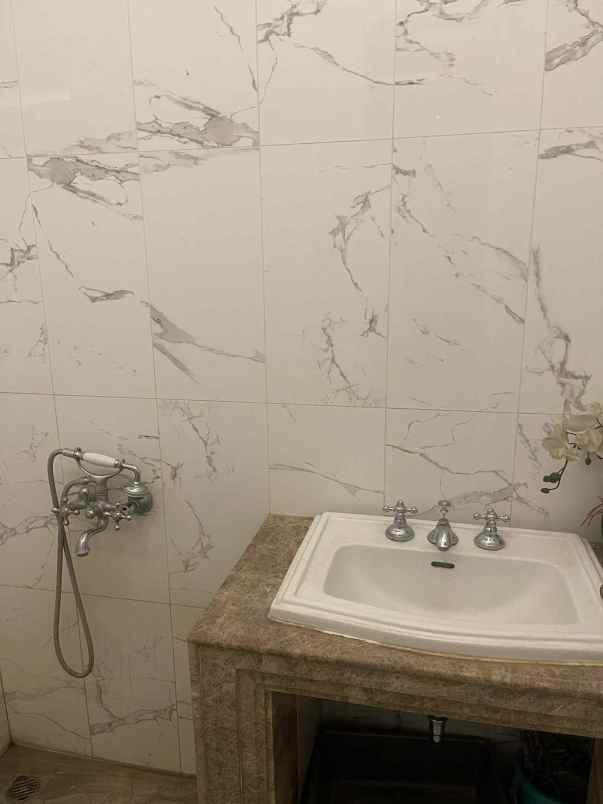 disewakan rumah jl sentosa 1