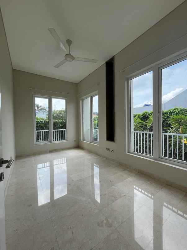 house for rent at kemang inside compound