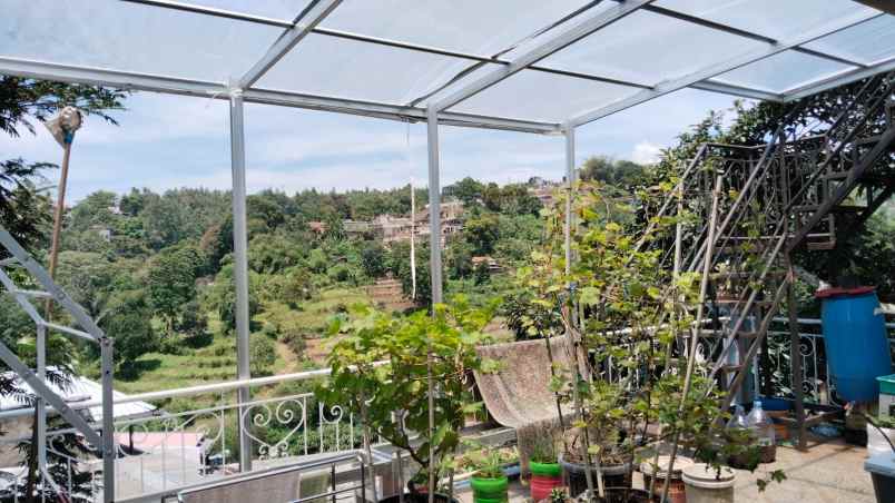 jual rumah luas view lembah di ciumbuleuit bandung