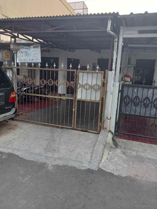 jual rumah nyaman di duri kepas