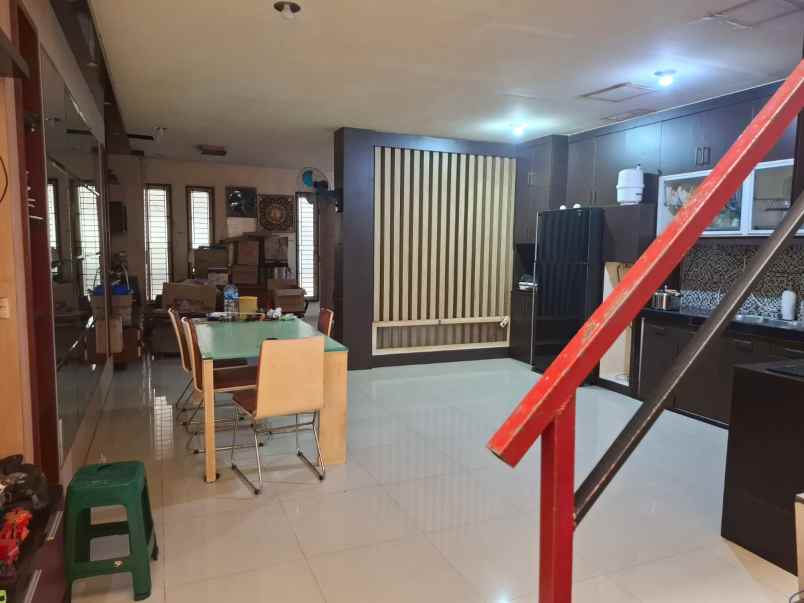 jual rumah taman palem lestari jak bar