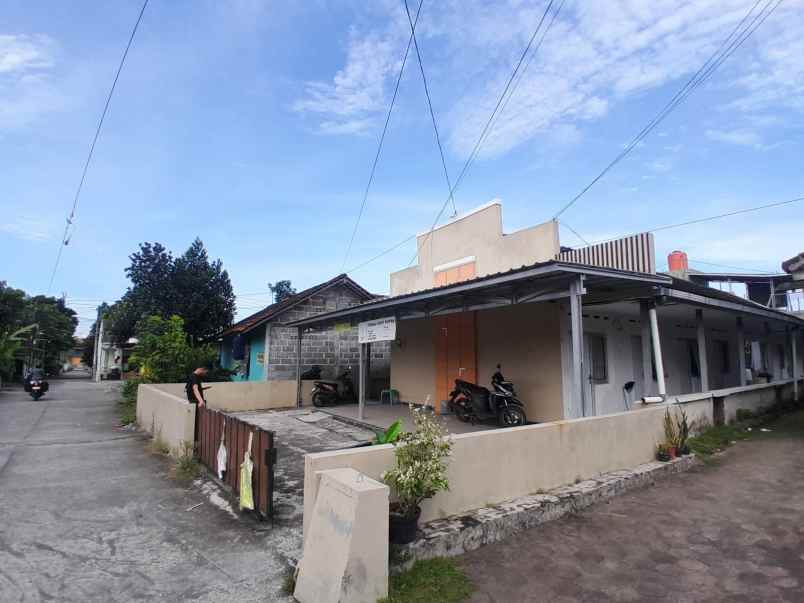 kost kostan dijual cepat dekat jl raya jogja solo