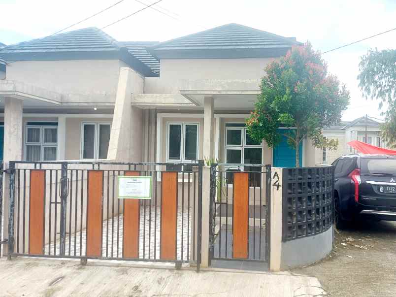 over kredit 70jt rumah dekat stasiun depok lama