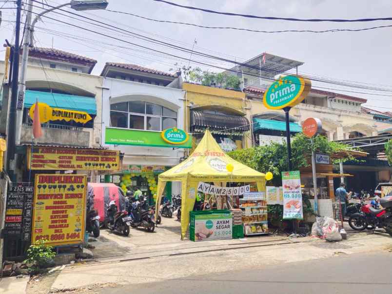 ruko ciracas kondisi tersewa jalan ramai turun harga