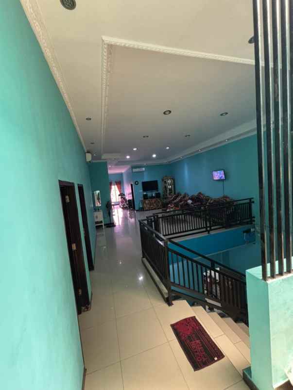 ruko komersial 3 lantai raya manukan siap pakai