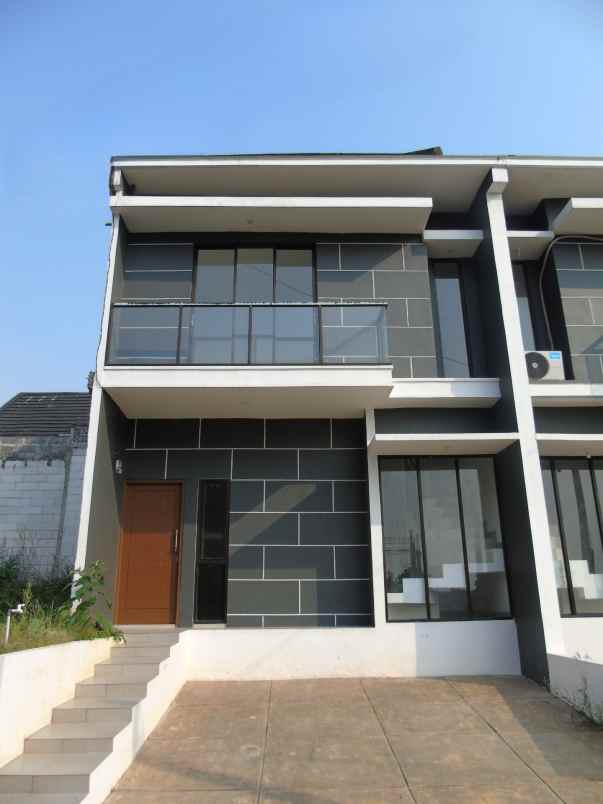 rumah 2 lantai baru unfurnished di tangerang selatan