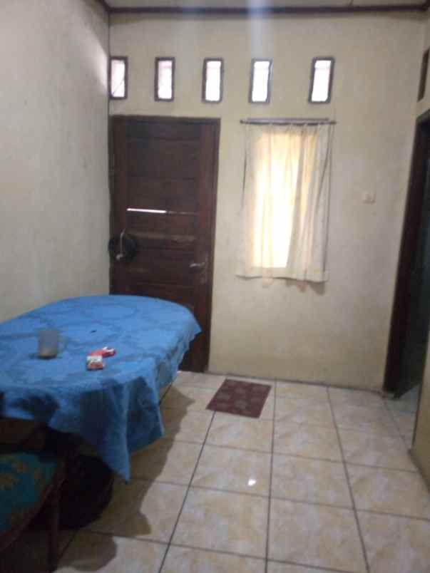 rumah 2 lantai di perumnas 2 tangerang