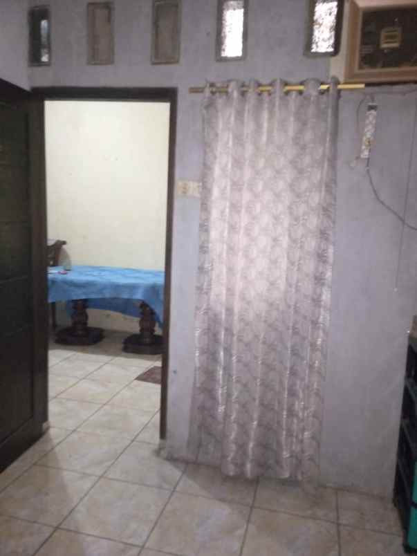 rumah 2 lantai di perumnas 2 tangerang