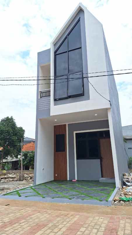 rumah 2 lantai didepok dekat alun alun kota depok