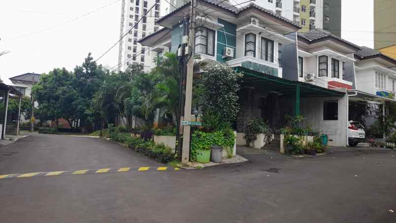 rumah 2 lantai green lovina residence cinere depok
