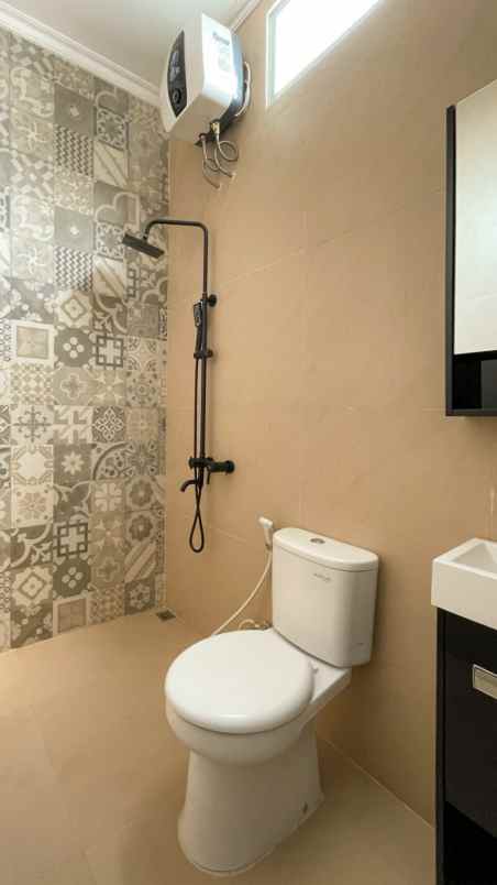 rumah 2 lantai minimalis modern di pengasinan depok