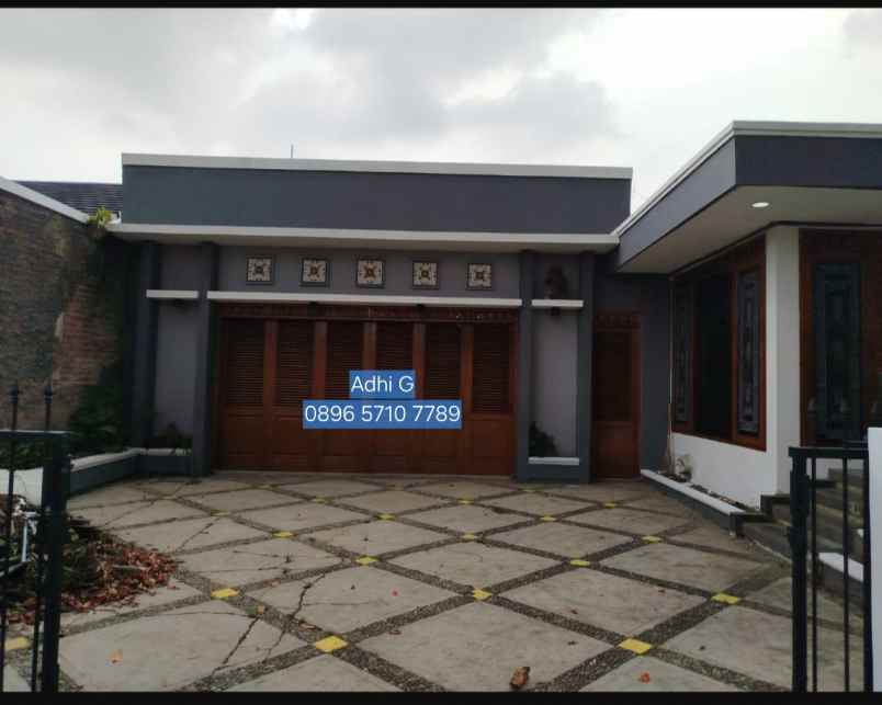 rumah asri luas tanah besar di cigadung dekat ke dago
