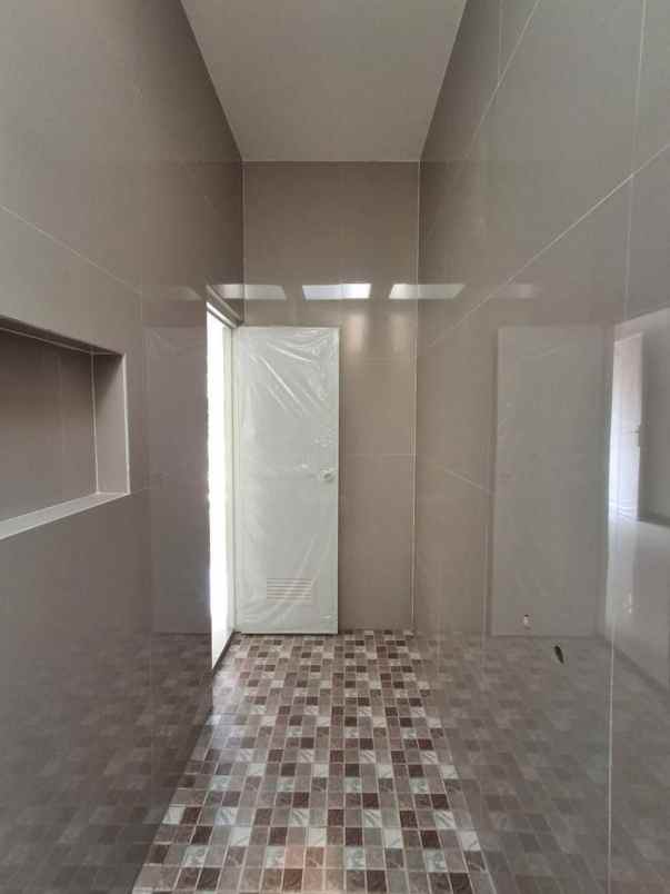 rumah babatan pilang wiyung new minimalis row 2 mobil