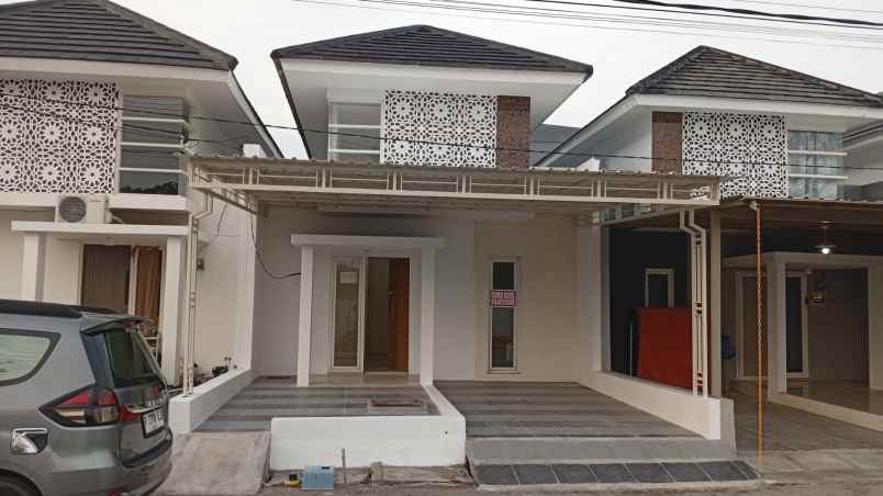 rumah baru belum pernah ditempati di the oso waru