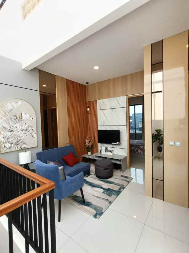 rumah baru dalam townhouse di kembangan jakbar