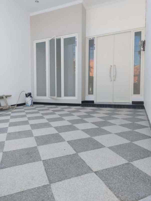 rumah baru gress siap huni di mulyosari utara